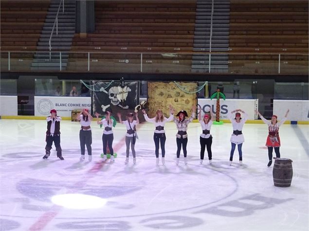 Spectacle de patinage du club de Megève : Les Pirates et le Trésor des Fonds Marins_Megève - patinag