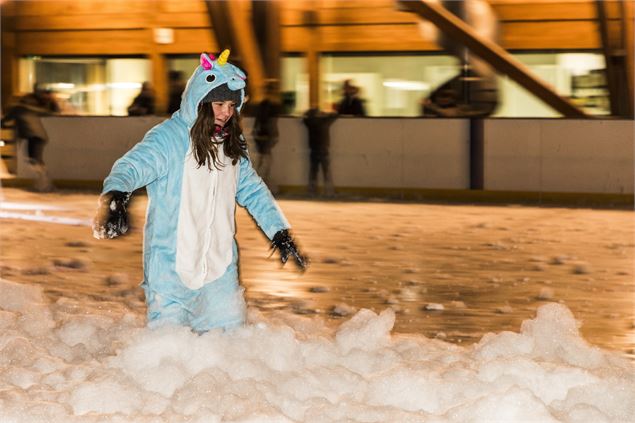 Soirée DJ sur glace à la patinoire - Alpcat Médias - Le Grand-Bornand tourisme