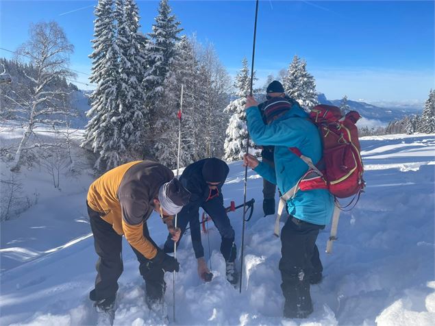Formation sécurité avalanche - Bureau des guides