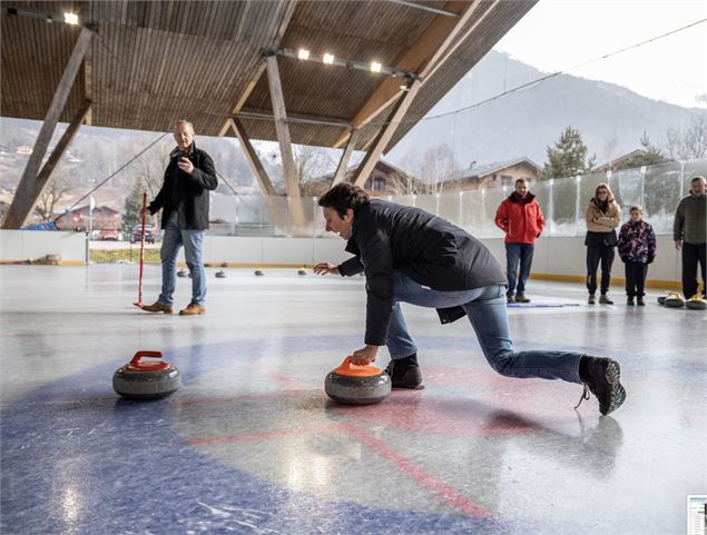 Découverte du curling_Samoëns - OT Samoëns