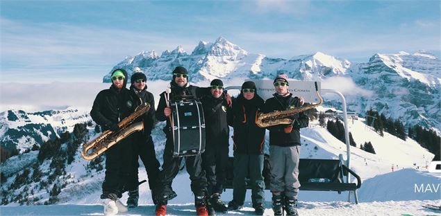 La fanfare express sur les pistes - Fanfare express