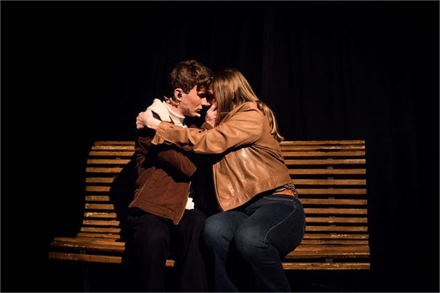 Mourir d'Aimer, les Amants Maudits de 6Mai 68 - Banc - K's Photography