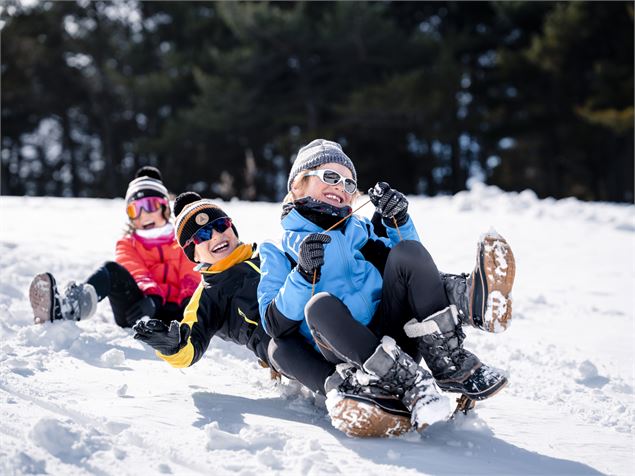 enfants qui font de la luge - M. Lefebvre OTHMV
