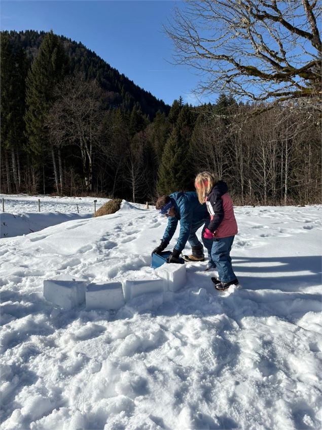 construction igloo en blocs - Foyer des Moises