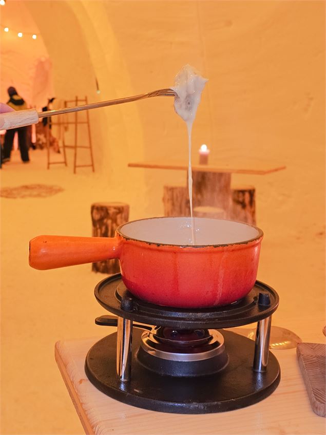 Soirée Fondue Igloo_Megève - OT MEGEVE Melanie CALCEI