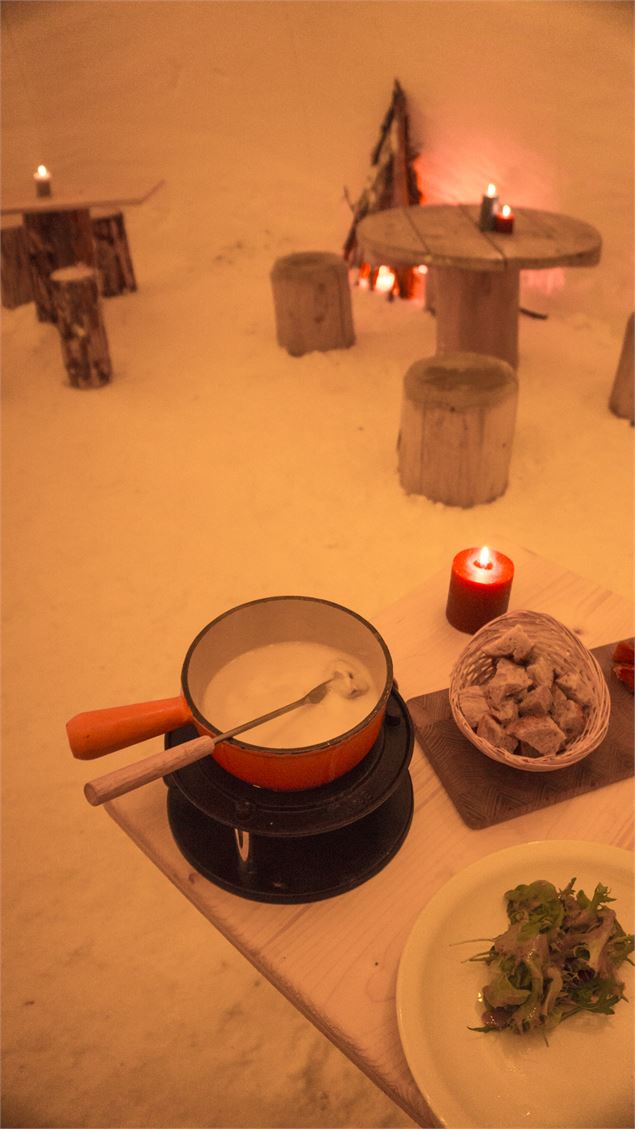 Soirée Fondue Igloo_Megève - OT MEGEVE Melanie CALCEI