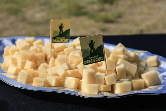 Morceaux de Beaufort AOP - Office de Tourisme de Saint Jean d'Arves