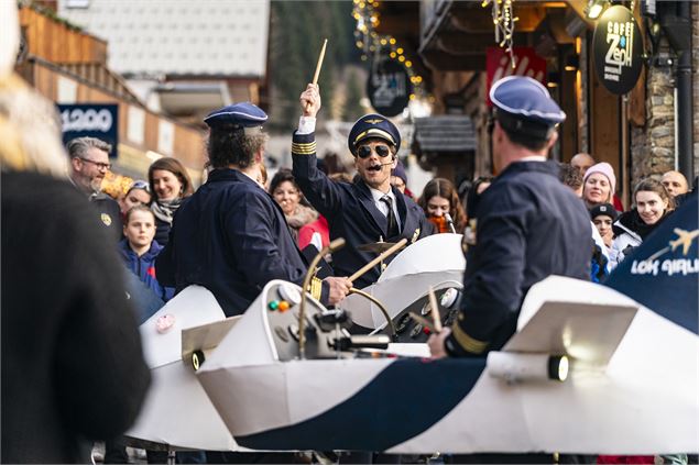 Spectacle déambulatoire Lok Airlines_Châtel - Châtel tourisme