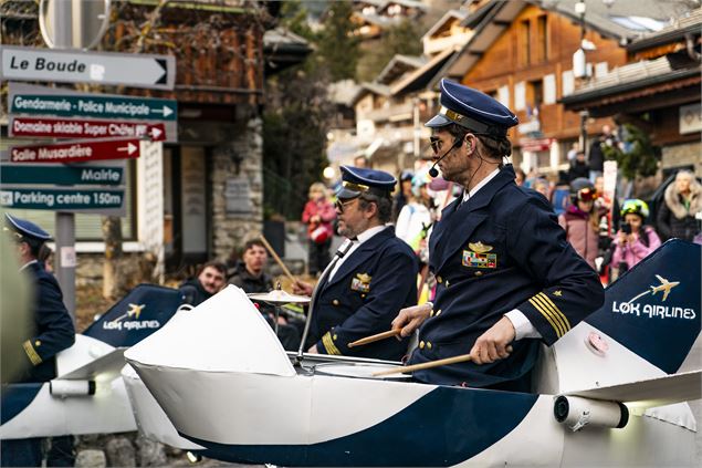 Spectacle déambulatoire Lok Airlines_Châtel - Châtel tourisme