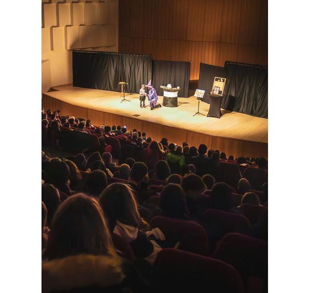 Spectacle de magie à Flaine - OT Flaine - Noémie Ladrix