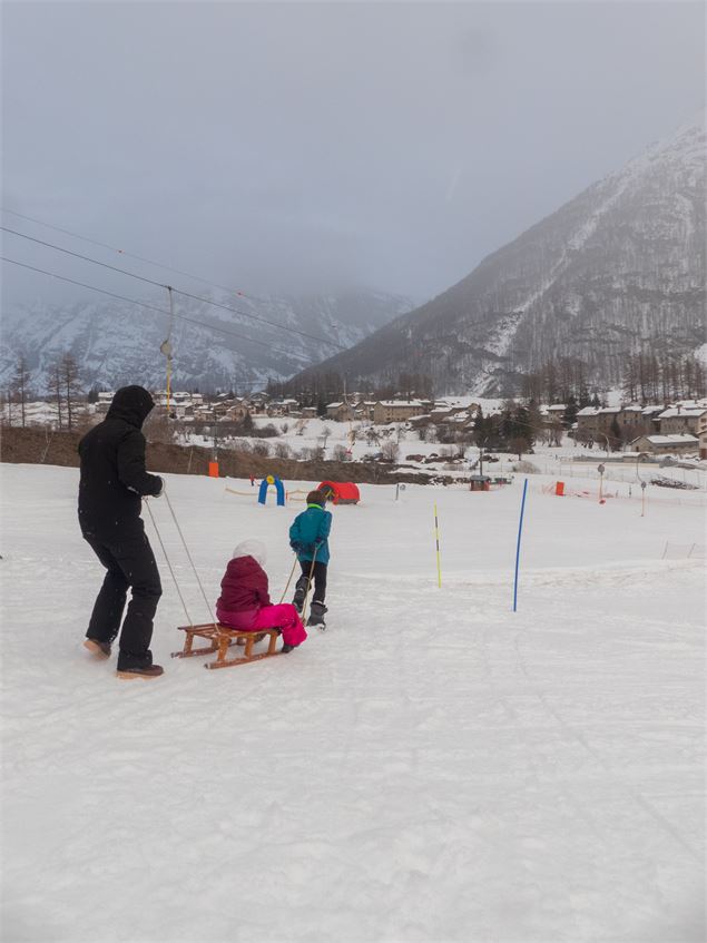 Une équipe de luge - B.Filliol - OTHMV