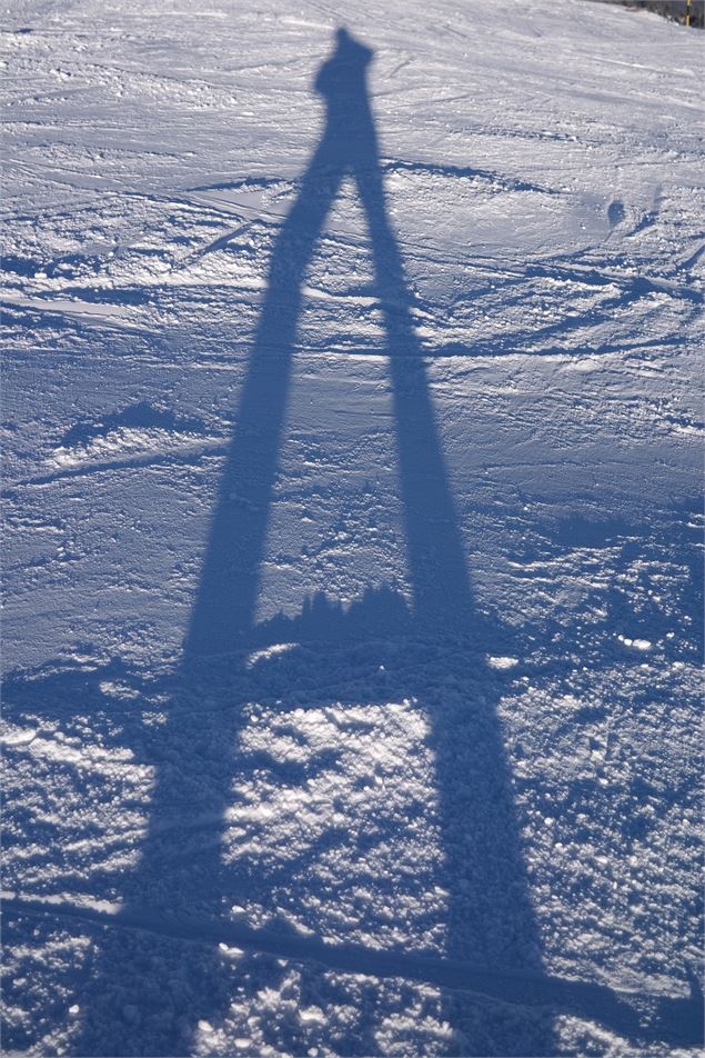 Un photographe et son ombre sur la neige - D.Cuvelier - OTHMV