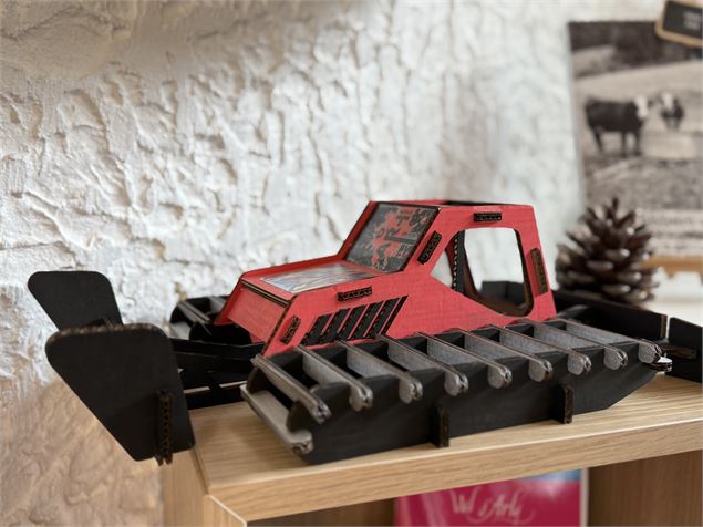 Mini-dameuse en carton 100% recyclé - OT Flumet/St Nicolas