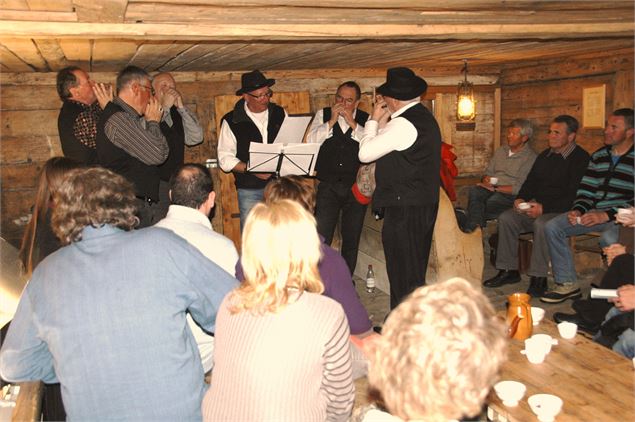 Veillée d'hiver au Grand-Bornand - P. Guilbaud