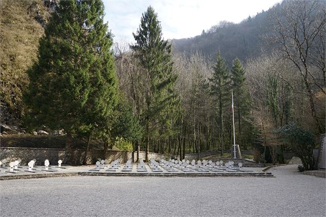 Cerdon vallée de l'Ain (Circuit sur la Résistance ) - https://www.montagnes-du-jura.fr/itineraires-p