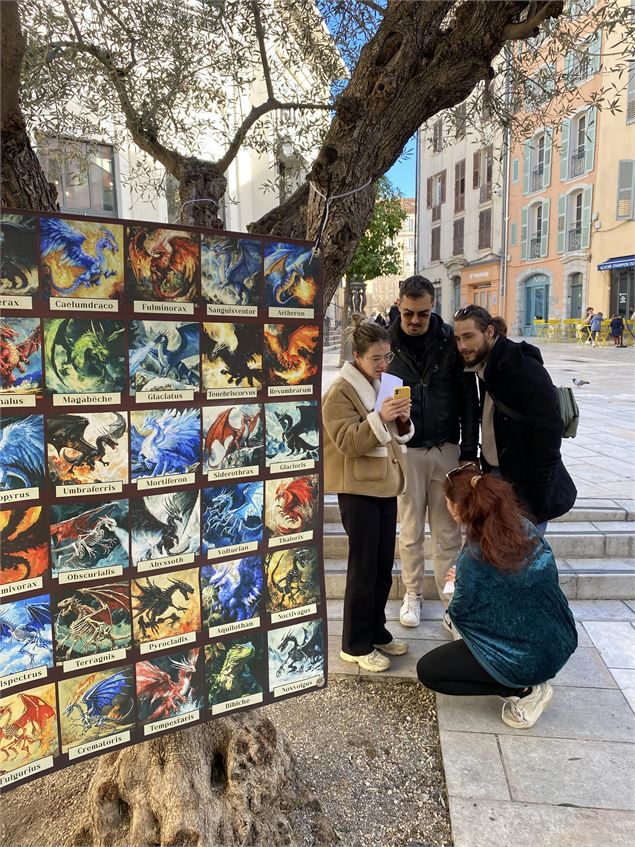 Bonus costumes - H Capture