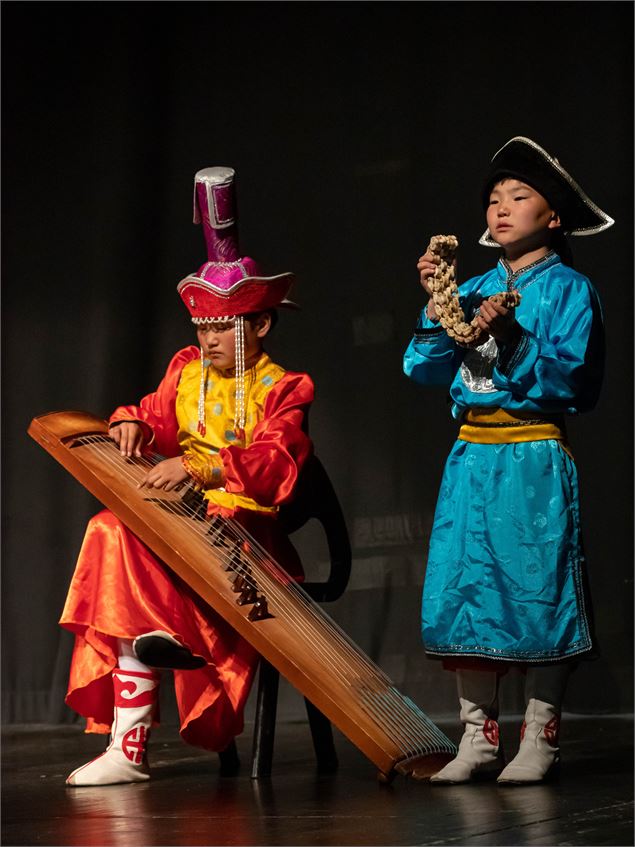 Spectacle de musique, chants et danses traditionnels mongols_Moûtiers - Aurore Gianola