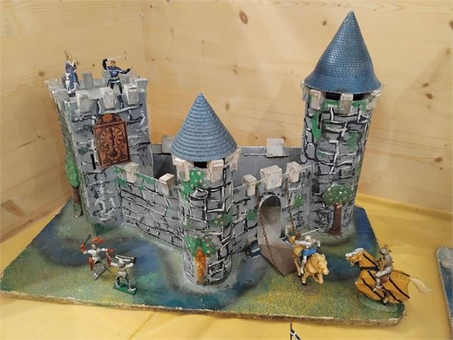 Un siècle de châteaux-jouets - Château des Allymes