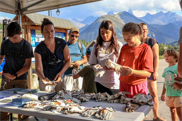 Gants pour ramassage de déchets - Office de Tourisme de Saint Jean d'Arves