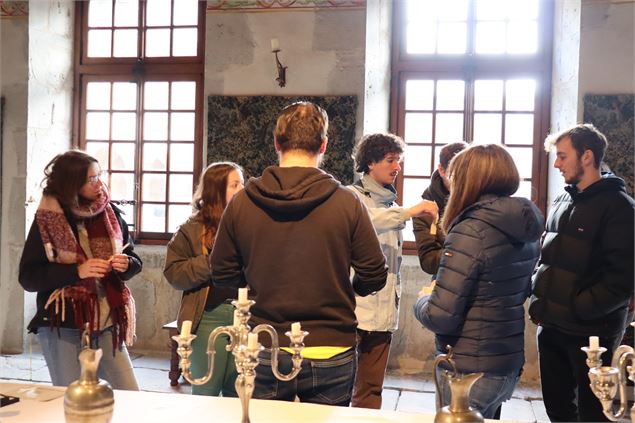 Intrigues au château - Dep74