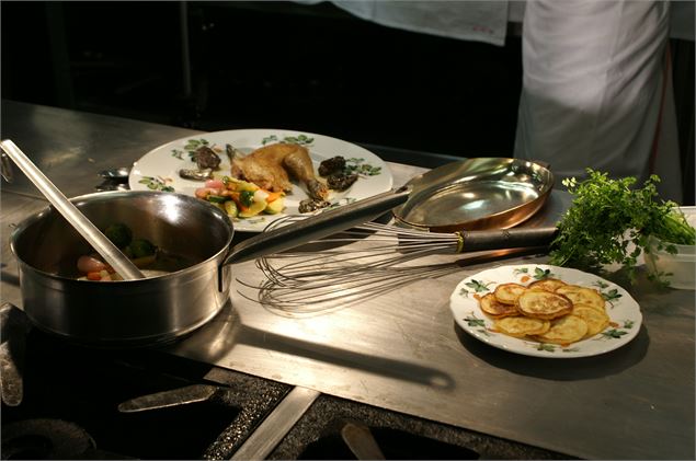 Restaurant Le Raisin_Pont-de-Vaux - Logis Restaurant Le Raisin