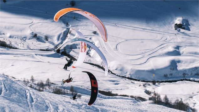 Trois speedriders dans la vallée du Manchet à Val d'Isère - Léo Taillefer