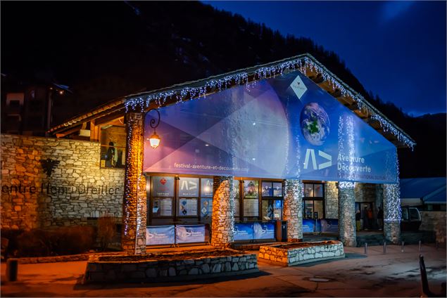 Extérieur Centre de Congrès - Festival International du Film Aventure & Découverte édition 2024 - Va