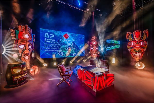 Scène de l'Auditorium du Centre de Congrès - Festival International du Film Aventure et Découverte 2