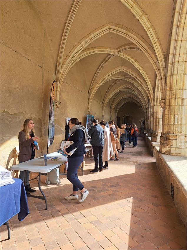 Bourse d'échanges à la documentation touristique_Bourg-en-Bresse - OT BBD