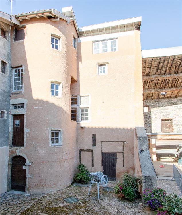 Ouverture du Musée d'Art et d'Histoire Locale at animation au musée_Montluel - Wirestock / Freepik