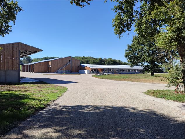 Les bâtiments - ©J. Curt