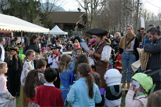 Carnaval du Lac_Ville-en-Sallaz - Môle & Brasses Tourisme