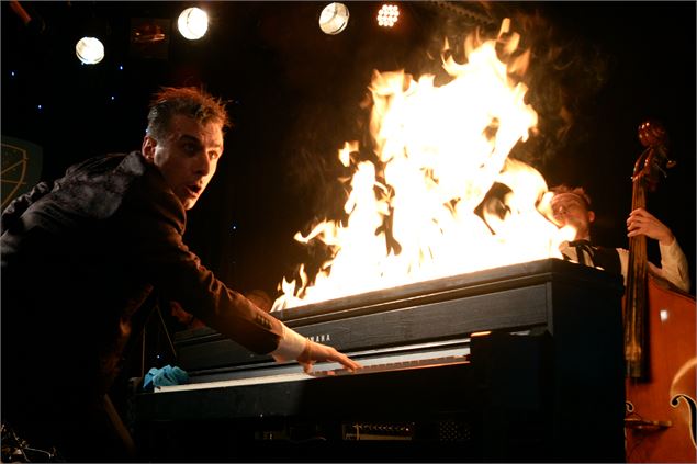 Fire on stage - Unsplash