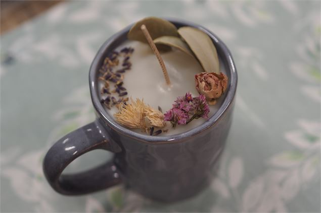 Bougie végétale par Cosmeli - Edwige Dislaire