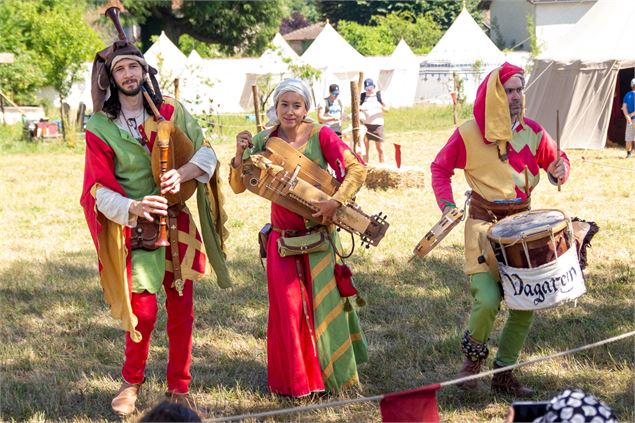 Concert à la Fête médiévale de Pérouges - Marilou Perino