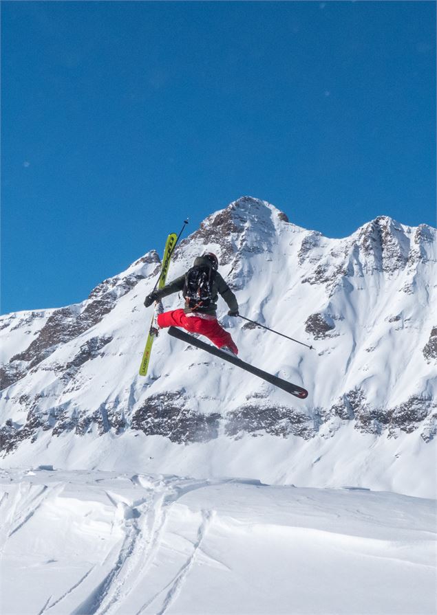 Skieur en plein saut - OTHMV