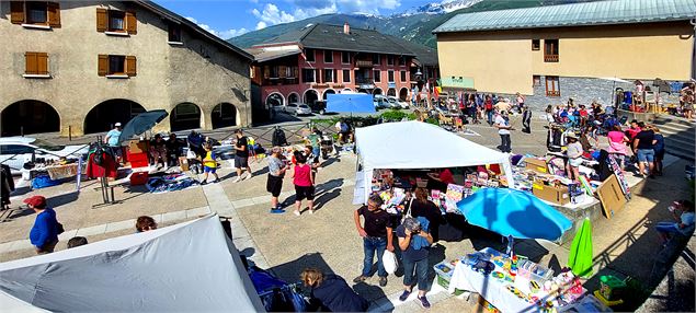 vide grenier au centre - Mairie de Séez