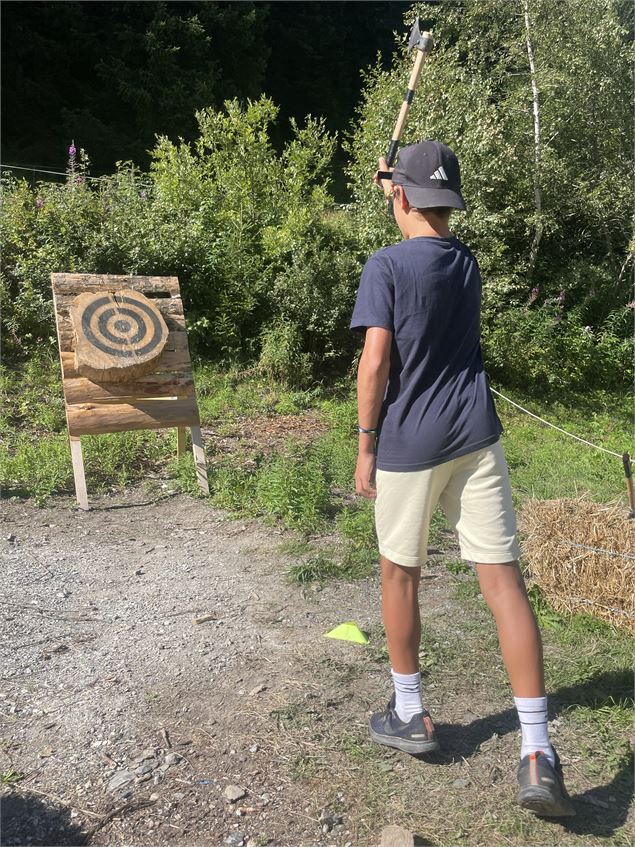 Lancer de haches et sarbacanne_Pralognan-la-Vanoise