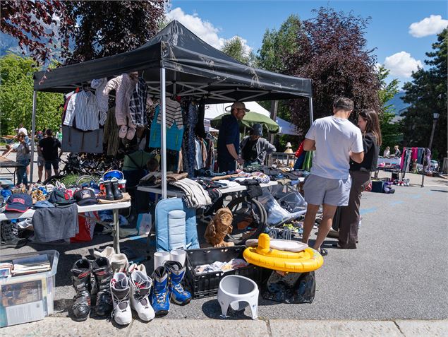 stand vide-grenier - Les amis de l'école Beauregard