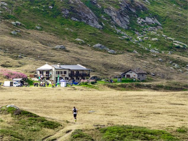 Ravitaillement au refuge du Petit Mont Cenis - B.Thomas - OTHMV
