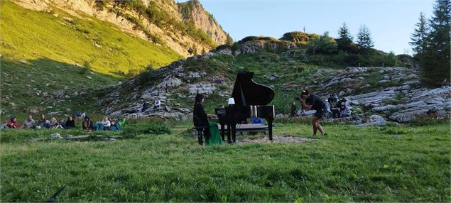 Vue générale du site - OT Samoens - Mathilda Manzi