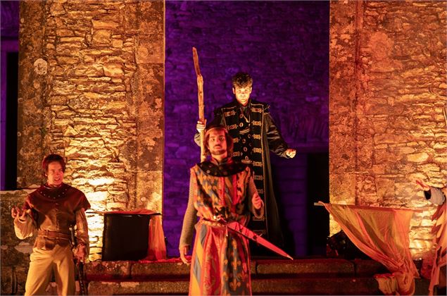 Les Rondes de nuit à l’Abbaye | Théâtre « Galaad – la dernière prophétie de Merlin »_Abondance - Pôl