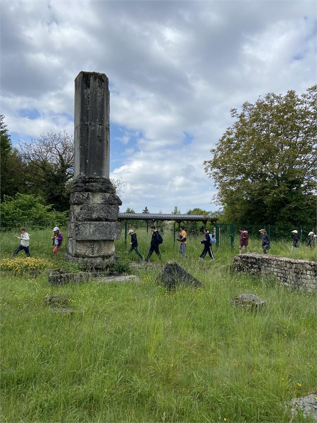 Visite guidée des vestiges du temple - Musée archéologique d'Izernore
