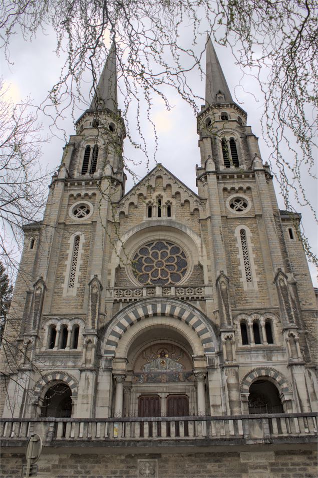 Façade église - ©Paroisse du Sacré-Coeur