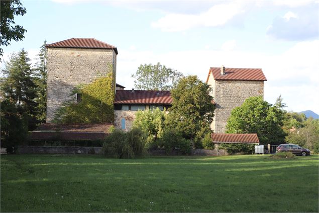 Vue sur le  château - ©OTGBA
