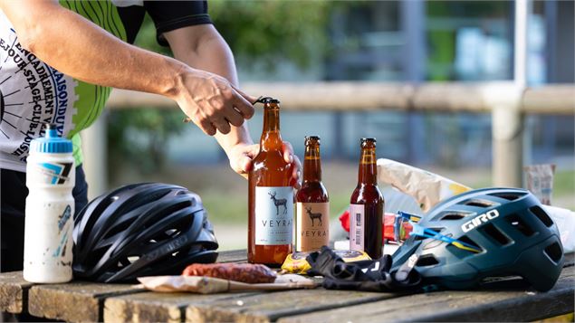 Bières Veyrat, produits locaux - Maison du Vélo
