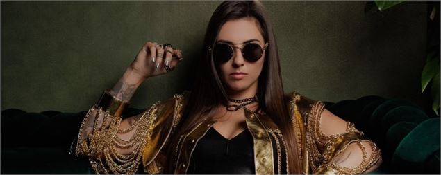 Alix april - XNV Beach Festival