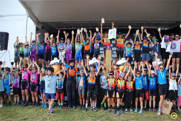 Photo de groupe des concurrents enfants - LVO