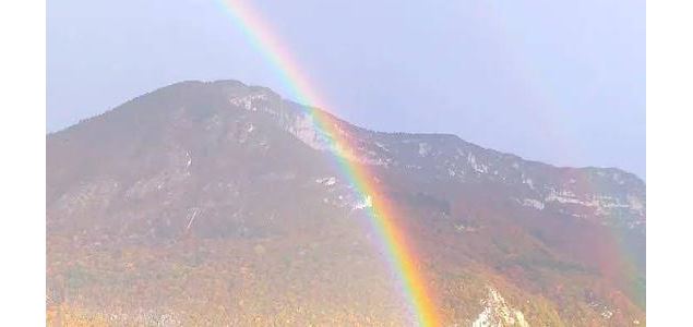 Montagne et arc en ciel - Deep Time Walk