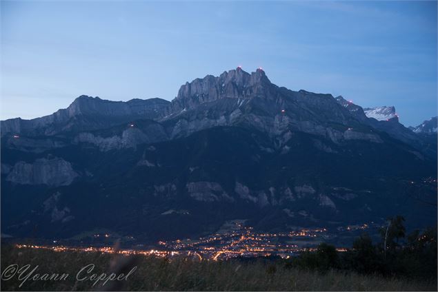 Feux de la St Jean Illumination des sommets - © Cordon Tourisme